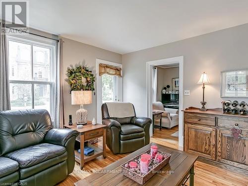 491 Pearl Street, Burlington, ON - Indoor Photo Showing Living Room