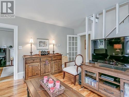 491 Pearl Street, Burlington, ON - Indoor