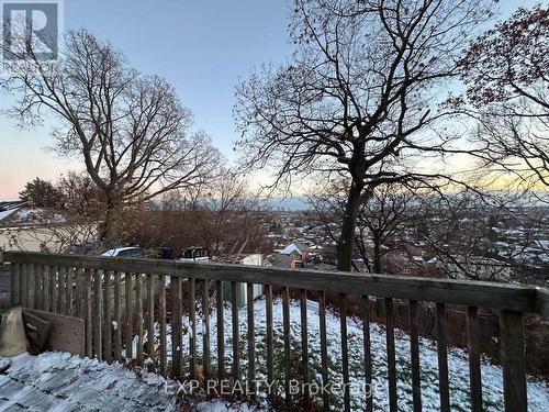 27 Venn Crescent, Toronto, ON - Outdoor