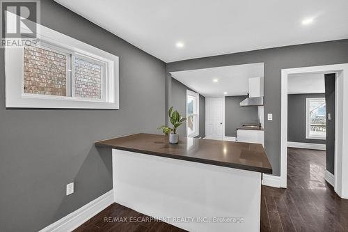 49 Allan Avenue, Hamilton, ON - Indoor Photo Showing Other Room