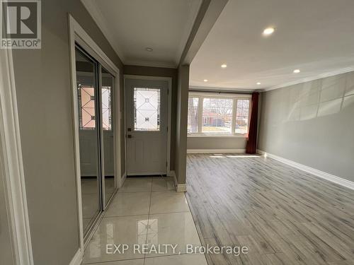 64 Gainsborough Road, Hamilton, ON - Indoor Photo Showing Other Room