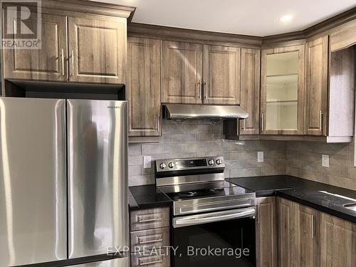 64 Gainsborough Road, Hamilton, ON - Indoor Photo Showing Kitchen With Stainless Steel Kitchen
