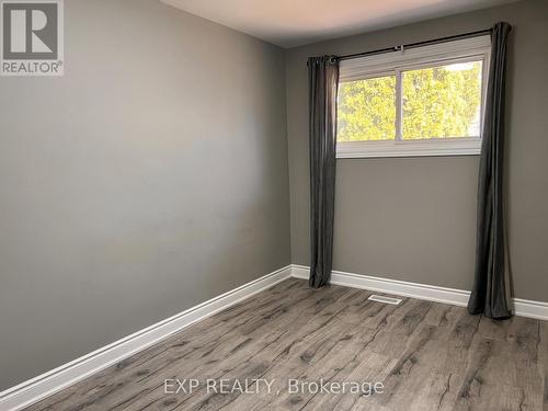 64 Gainsborough Road, Hamilton, ON - Indoor Photo Showing Other Room