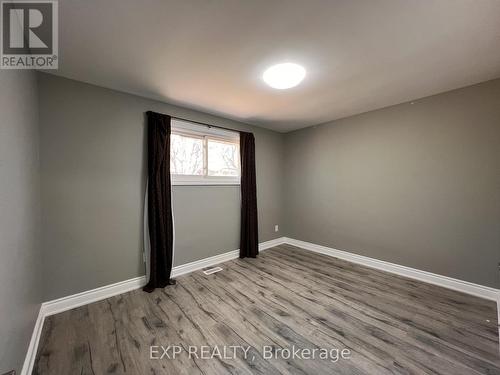 64 Gainsborough Road, Hamilton, ON - Indoor Photo Showing Other Room