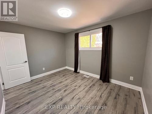 64 Gainsborough Road, Hamilton, ON - Indoor Photo Showing Other Room