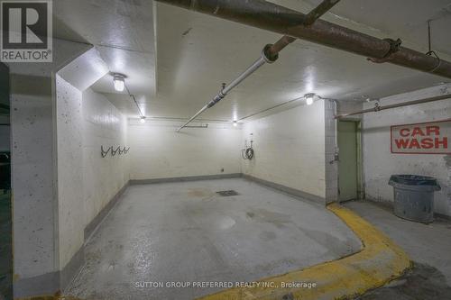 212 - 1103 Jalna Boulevard, London South (South X), ON - Indoor Photo Showing Garage