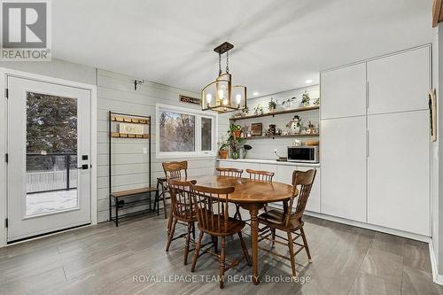 3229 Wild Cherry Drive, Ottawa, ON - Indoor Photo Showing Dining Room