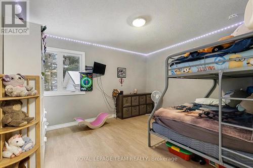 3229 Wild Cherry Drive, Ottawa, ON - Indoor Photo Showing Bedroom