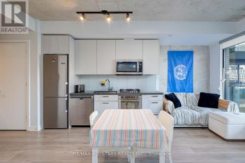 501 - 55 Ontario Street, Toronto, ON - Indoor Photo Showing Kitchen