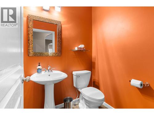 3582 Camelback Drive, Kelowna, BC - Indoor Photo Showing Bathroom