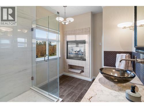 3582 Camelback Drive, Kelowna, BC - Indoor