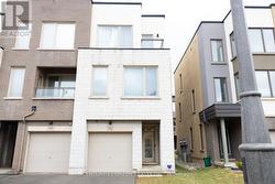 206 HUGUENOT ROAD  Oakville, ON L6H 0L6