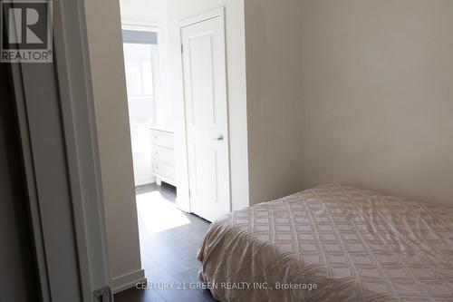 206 Huguenot Road, Oakville, ON - Indoor Photo Showing Bedroom