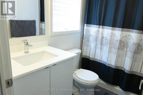 206 Huguenot Road, Oakville, ON - Indoor Photo Showing Bathroom