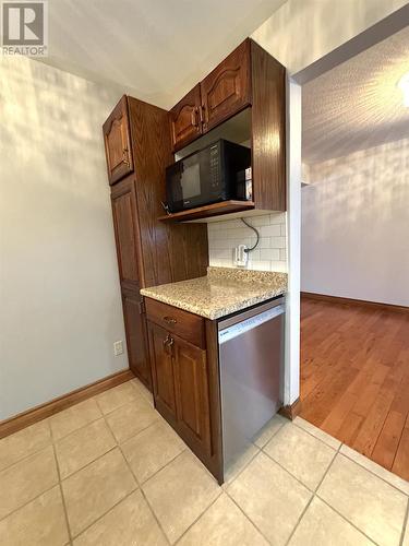 187 Parkland Cres, Sault Ste. Marie, ON - Indoor Photo Showing Kitchen