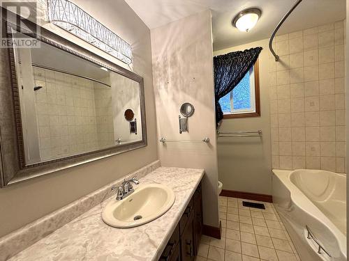 187 Parkland Cres, Sault Ste. Marie, ON - Indoor Photo Showing Bathroom