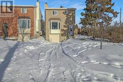 2 BROOKHAVEN COURT  Ottawa, ON K2H 9E3