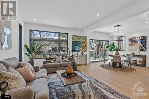 628 Parkview Road, Ottawa, ON - Indoor Photo Showing Living Room