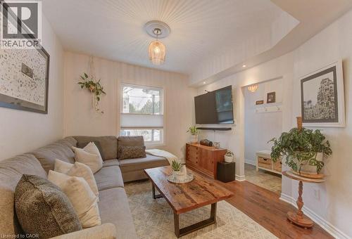 85 Chalmers Street N, Cambridge, ON - Indoor Photo Showing Living Room
