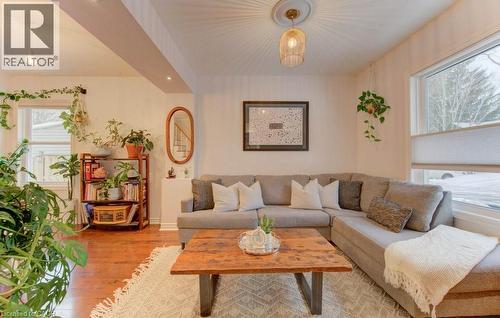 85 Chalmers Street N, Cambridge, ON - Indoor Photo Showing Living Room