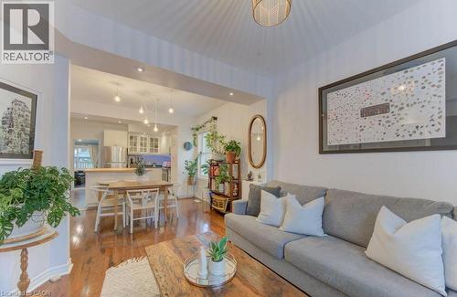 85 Chalmers Street N, Cambridge, ON - Indoor Photo Showing Living Room