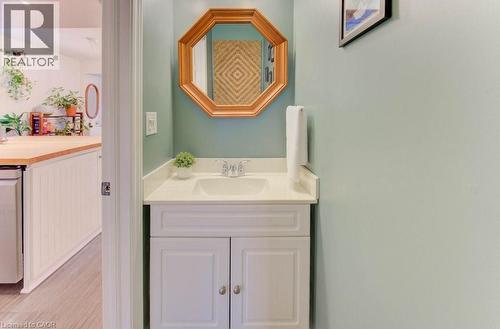 85 Chalmers Street N, Cambridge, ON - Indoor Photo Showing Bathroom