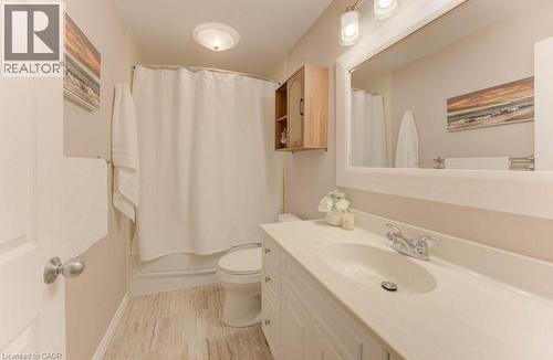 85 Chalmers Street N, Cambridge, ON - Indoor Photo Showing Bathroom