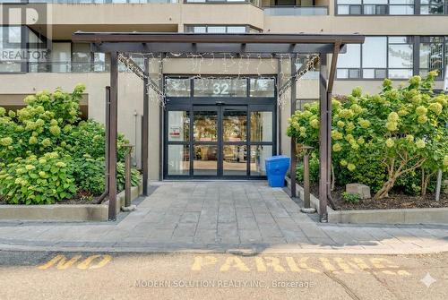 426 - 32 Clarissa Drive, Richmond Hill, ON - Outdoor With Balcony