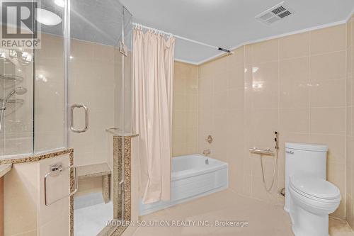 426 - 32 Clarissa Drive, Richmond Hill, ON - Indoor Photo Showing Bathroom