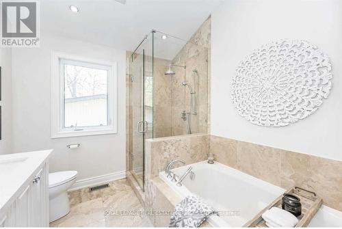 Primary Ensuite with a Relaxing Soaker Tub - 1302 Hillview Crescent, Oakville, ON - Indoor Photo Showing Bathroom