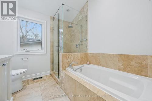 Spa-Inspired 5-Piece Primary Ensuite w/Soaker Tub - 1302 Hillview Crescent, Oakville, ON - Indoor Photo Showing Bathroom