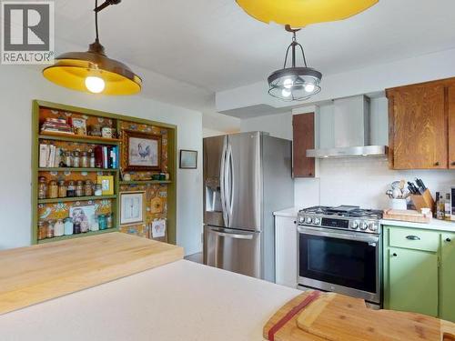7889 Highway 101, Powell River, BC - Indoor Photo Showing Kitchen