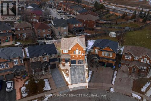 31 SEAHORSE AVENUE  Brampton, ON L6V 4N7