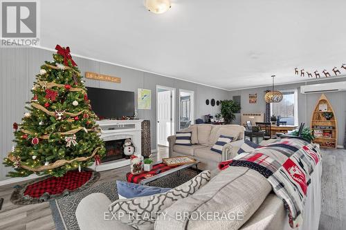 Cozy cottage - 4177 & 4187 Carrying Place Road, Frontenac (Frontenac South), ON 