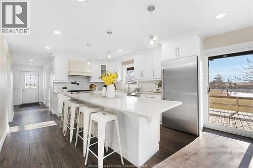 2898 Lakeshore Rd 305, Comber, ON - Indoor Photo Showing Kitchen With Upgraded Kitchen