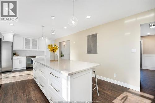 2989 Lakeshore Rd 305, Comber, ON - Indoor Photo Showing Kitchen