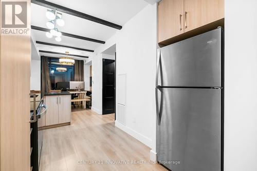 1208 - 145 Columbia Street W, Waterloo, ON - Indoor Photo Showing Kitchen