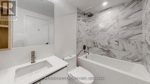 1016 - 1100 Sheppard Avenue W, Toronto, ON - Indoor Photo Showing Bathroom
