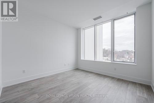 713 - 259 The Kingsway, Toronto, ON - Indoor Photo Showing Other Room