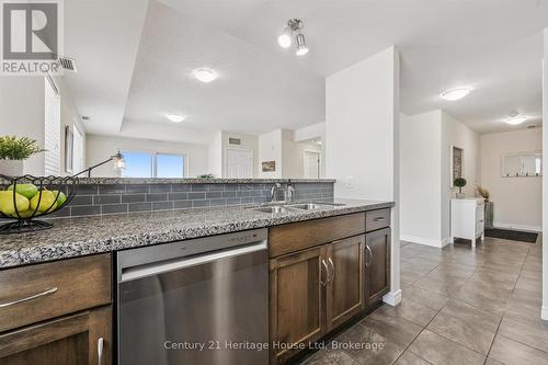 402 - 901 Paisley Road, Guelph (Willow West/Sugarbush/West Acres), ON 