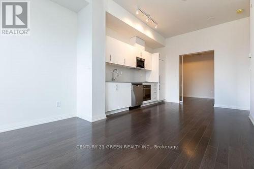 933 - 460 Adelaide Street E, Toronto, ON - Indoor Photo Showing Kitchen