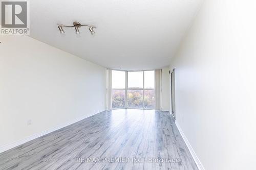 907 - 600 Rexdale Boulevard, Toronto, ON - Indoor Photo Showing Other Room