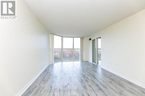 907 - 600 Rexdale Boulevard, Toronto, ON - Indoor Photo Showing Other Room