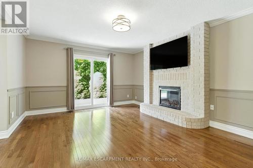 1624 Gallant Drive, Mississauga, ON - Indoor Photo Showing Living Room With Fireplace