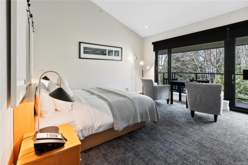 424-596 Marine Dr, Ucluelet, BC - Indoor Photo Showing Bedroom