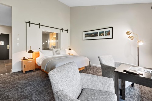 424-596 Marine Dr, Ucluelet, BC - Indoor Photo Showing Bedroom