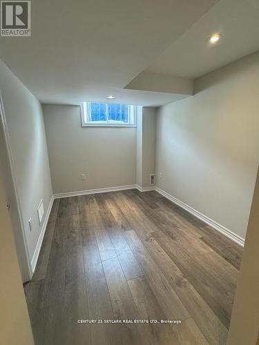 6 Wagon Lane N, Barrie, ON - Indoor