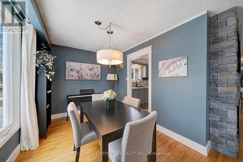 31 Raleigh Street, Hamilton, ON - Indoor Photo Showing Dining Room