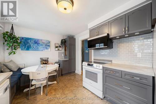 31 Raleigh Street, Hamilton, ON - Indoor Photo Showing Kitchen