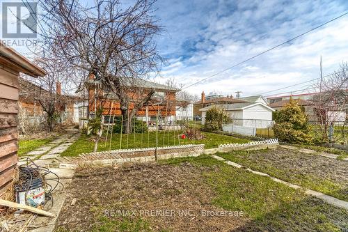 25 Bentworth Avenue, Toronto, ON - Outdoor